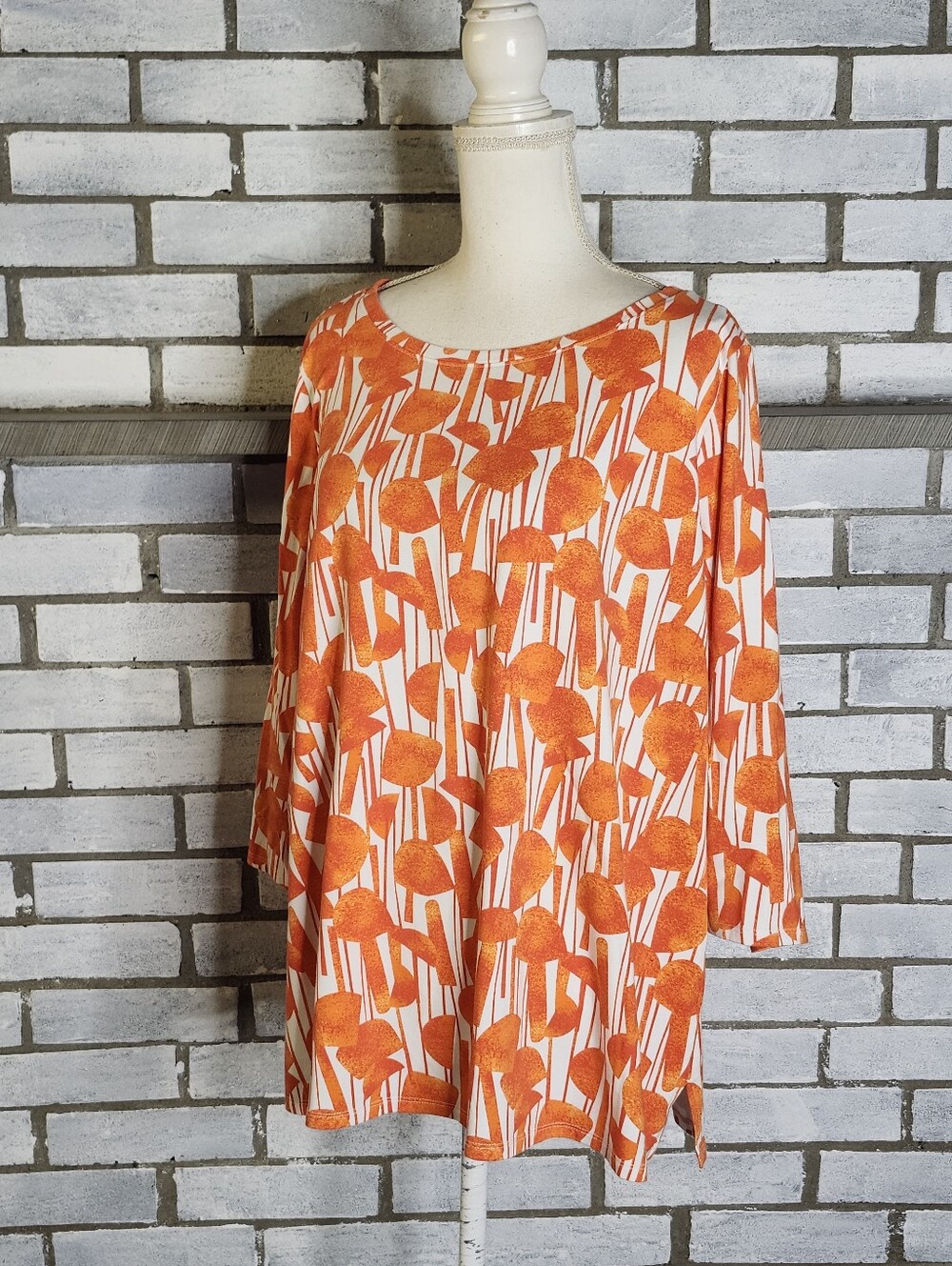 • Belle by Kim Gravel TripleLuxe Knit Graphic Garden Boatneck Top Orange XL